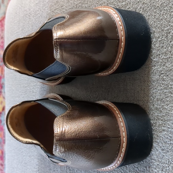 NATURALIZER Adra Slip-On Shoe. Copper/Bronze. Beautiful Fall shoe for Fall. - Picture 4 of 7